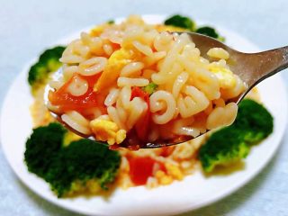 13、番茄鸡蛋拌意面,意面入口特别劲道酸酸甜甜好滋味噢