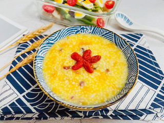 11、玉米南瓜粥,盛入碗中，枸杞装饰即可