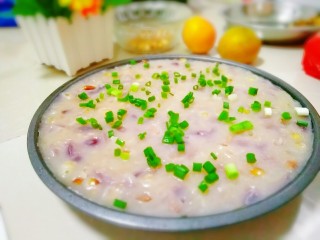 13、快手萝卜糕,最后撒点葱花点缀一下