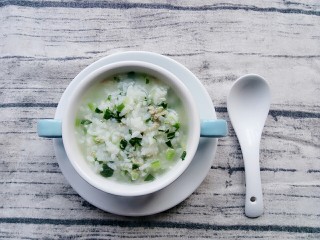 12、菜心肉末粥,煮熟装碗