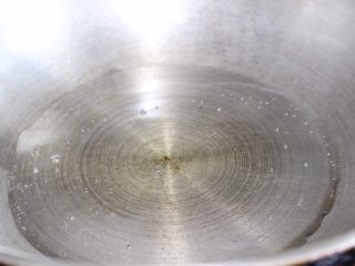 11、青椒炒肉,热锅冷油