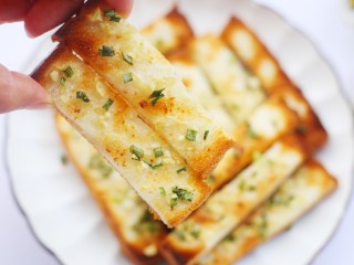 11、蒜香烤吐司,成品。