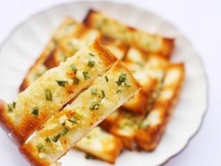 16、蒜香烤吐司,做一个。