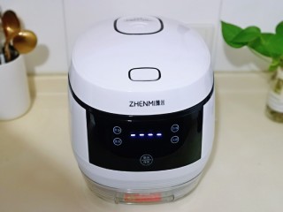 9、营养谷物杂粮粥,连接电源。