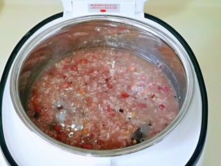 13、营养谷物杂粮粥,烹饪结束后,有滴滴滴的鸣笛提示哈,这时会跳到保温模式,保温时间为6小时。(但是现在天热不建议保温那么久哈)