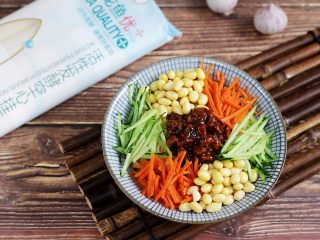 14、炸酱面,成品图。