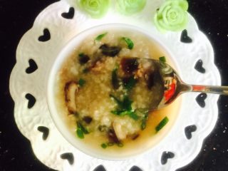 10、皮蛋瘦肉粥,香浓美味的皮蛋瘦肉粥