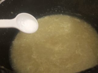 12、鸡蛋小米粥,下盐