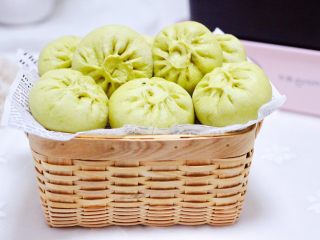 19、韭菜粉条发面包,自己做的营养丰富又健康美味。