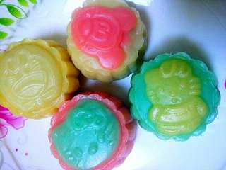 16、萌宝冰皮月饼#中秋食饼记#,萌萌的你舍得吃吗！喜欢就多看几眼吧！