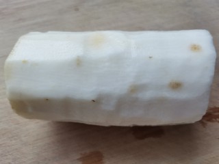 2、山药枸杞粥,山药去皮