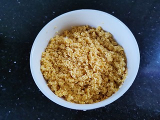 7、山药枸杞粥,小米清洗干净备用