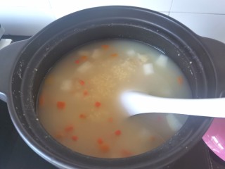 11、山药枸杞粥,搅拌一下防止粘锅