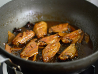 9、啤酒鸡翅,收汁至浓稠即可