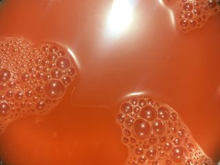 4、向日葵豆沙面包,取汁备用