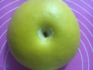 16、向日葵豆沙面包,手指沾面粉戳洞，不回缩不塌陷就已经发酵好了