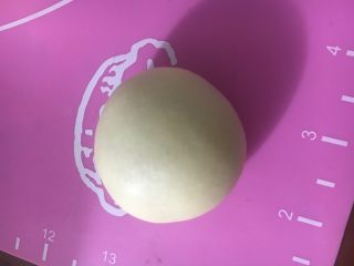 32、向日葵豆沙面包,成为一个小圆球