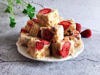 14、网红草莓雪花酥,完美