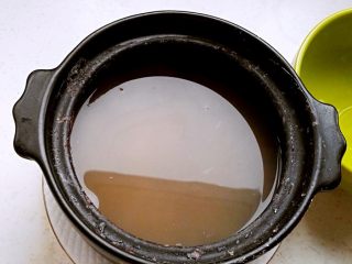 3、黑花生莲子糯米粥,成品。