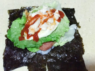 11、浅湘食光&海苔饭团,加番茄酱、沙拉