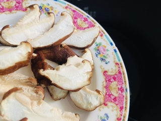 8、香菇滑鸡粥,入香菇