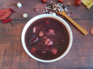 8、红枣莲子粥,热腾腾的紫薯黑米粥