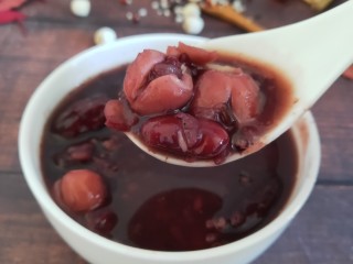 9、红枣莲子粥,吃一碗都不过瘾哈