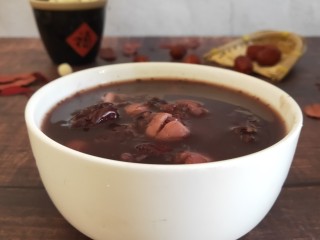 10、红枣莲子粥,补血神粥