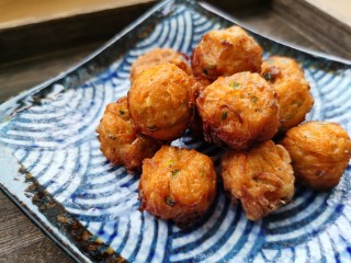 16、炸胡萝卜丸子,喜欢的试试吧！