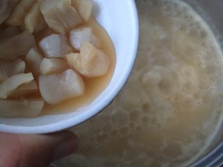 10、大虾干贝海鲜粥,再加入干贝