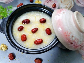 15、玉米渣粥,拍上成品图，一道美味又营养的玉米渣就完成了。