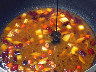 8、香辣花甲,给老抽，香醋，味精，胡椒粉调味