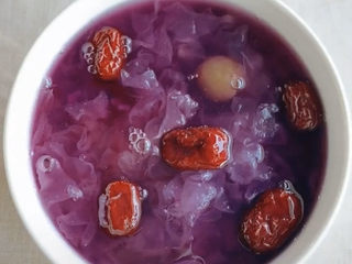 13、紫薯银耳粥,这么美的粥，也特别适合下午茶来一碗，心情美美哒