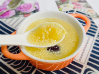 13、苹果小米粥 营养早餐,苹果小米粥香甜浓郁，营养丰富