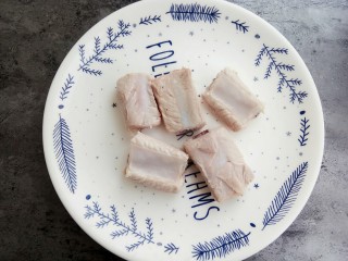 4、宝宝辅食～田园排骨粥,焯好捞出备用