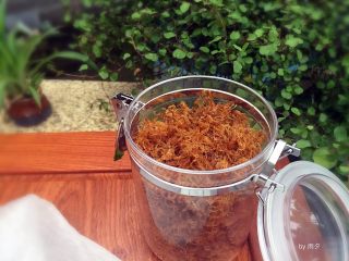 10、麻辣牛肉丝，煲剧小零嘴,用密封罐装起来就可以了；密封罐，清洗干净，风干，无水无油；