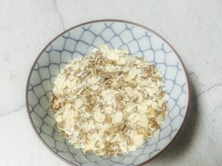 1、芒果牛奶芝麻燕麦粥,燕麦+黑麦