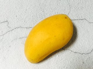 4、芒果牛奶芝麻燕麦粥,一个小台芒