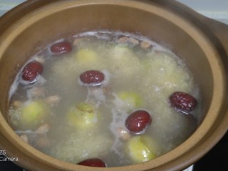 9、小米、蔓菁、枸杞粥,大火煮开