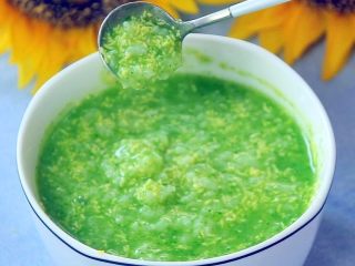 10、菠菜蛋黄十倍粥, 补充啰嗦一下，煮粥的中途发现粥太稠，想加水？一定要加热水哦！