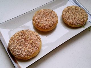 18、芝麻玉米面白糖饼,芝麻玉米面白糖饼。