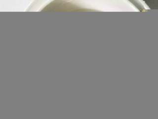 3、宝宝辅食：栗子红枣粥—喝一碗，热乎乎，营养暖胃又舒心！10M+,将大米淘洗干净，加入清水。