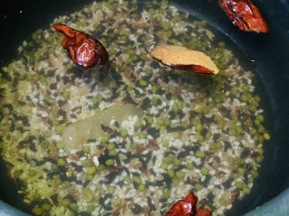 10、腊八粥,倒入电饭煲