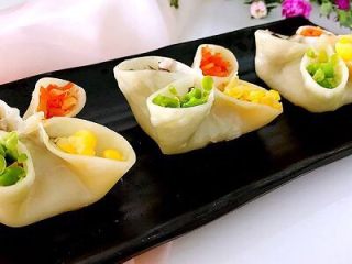 13、四喜饺子，让生活喜气洋洋,淋上香料。