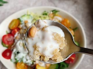 8、藜麦酸奶沙拉,开吃