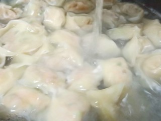 12、营养早餐【干拌红油抄手】,期间可以添加一次清水。