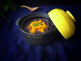 12、芒果椰汁黑米粥 ,健身暖胃的芒果椰汁黑米粥 