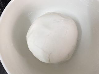 15、花样水晶虾饺,手揉成团