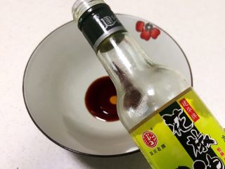 10、鹌鹑蛋肉末清汤面,加入小半勺花椒油