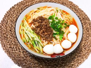 24、鹌鹑蛋肉末清汤面,鹌鹑蛋肉末清汤面可以吃了~